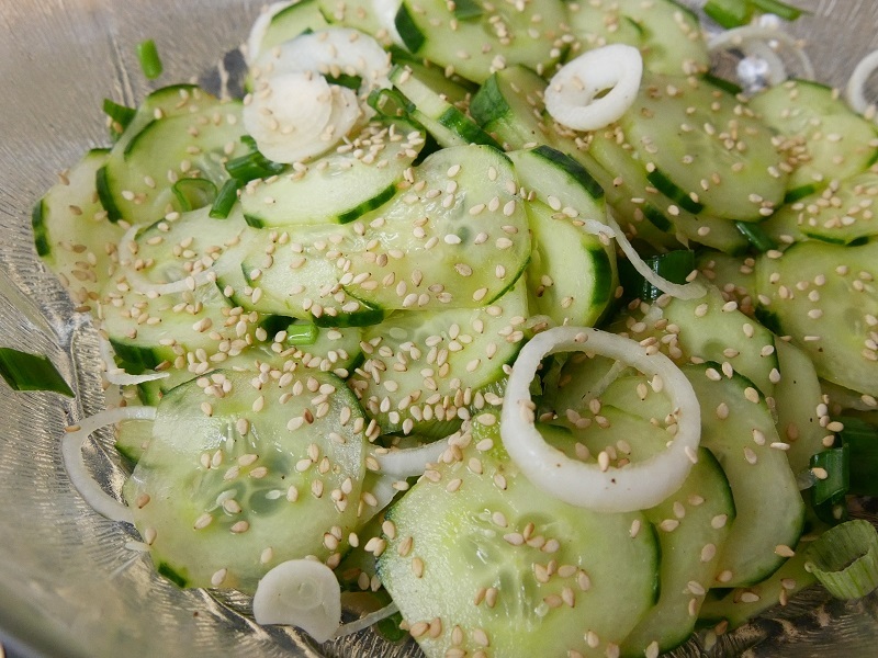 Salade de concombre à l'asiatique